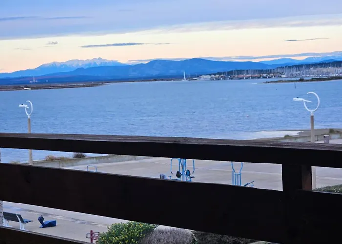 Appartement neuf 6 couchages 50 metres de la plage