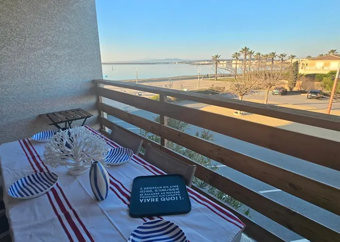 Appartement neuf 6 couchages 50 metres de la plage